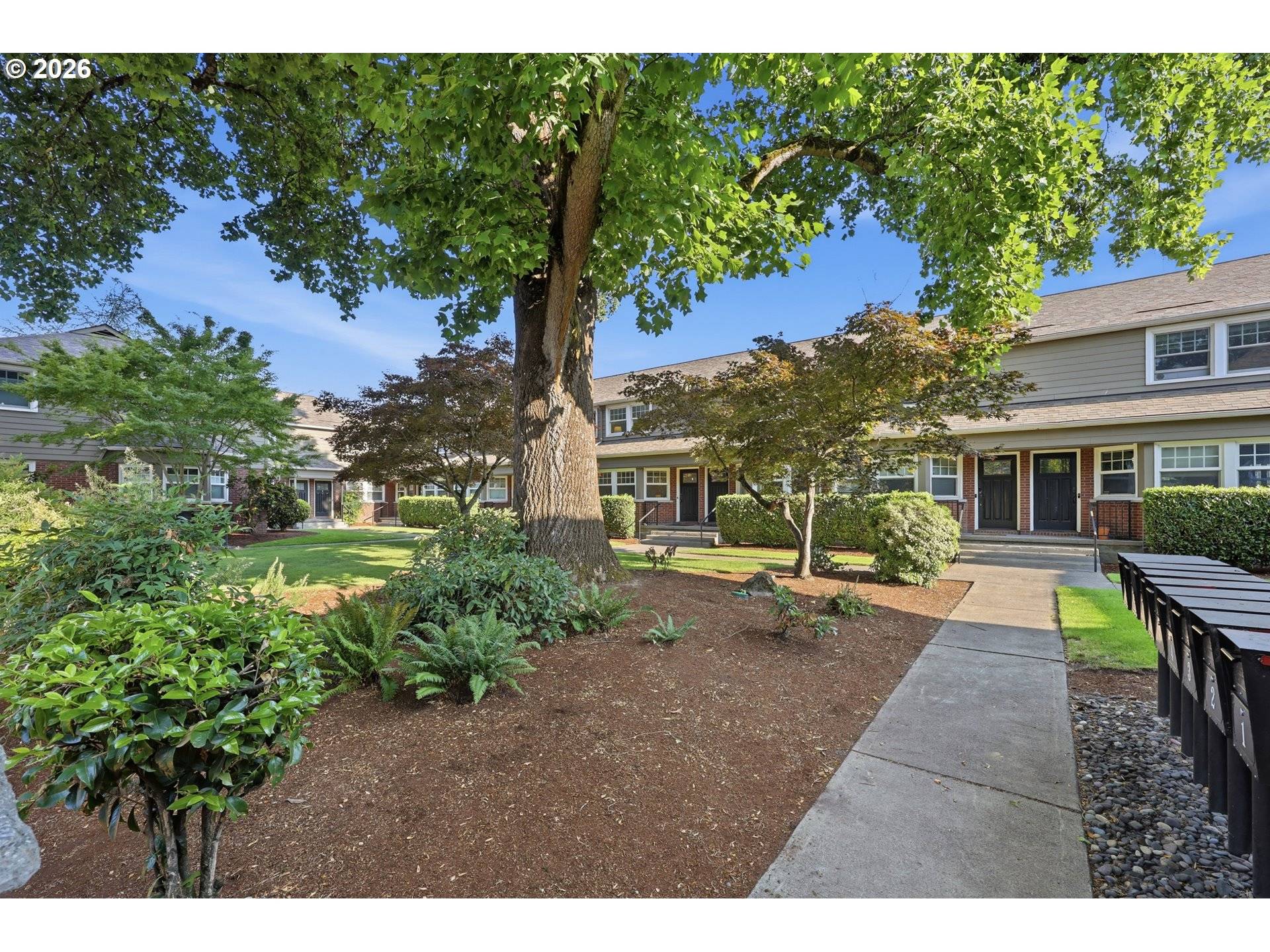2555 NW SAVIER ST #10, Portland, OR 97210