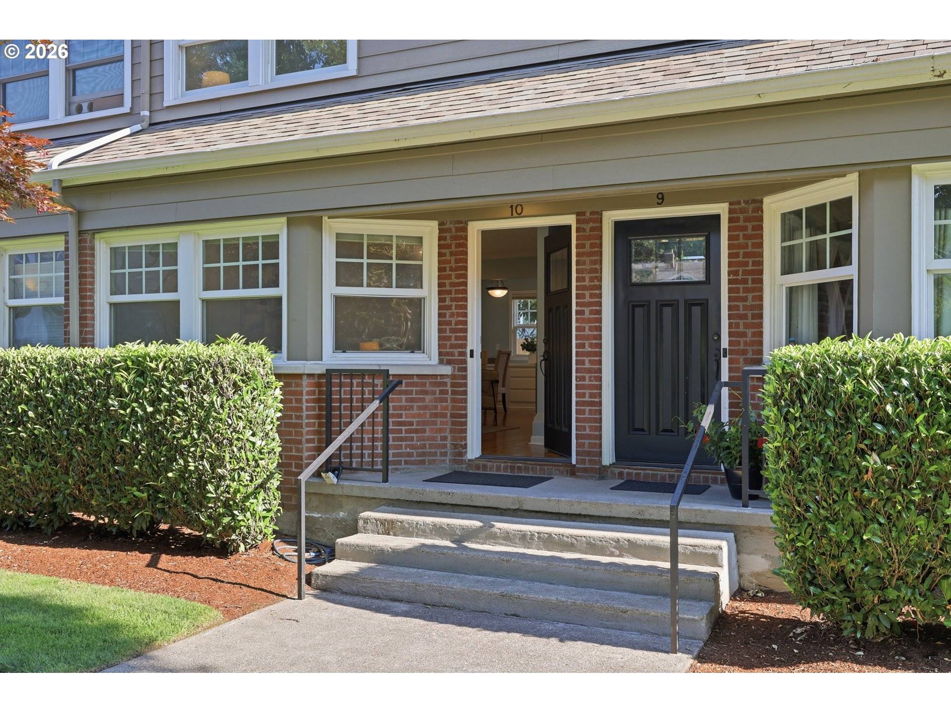 2555 NW SAVIER ST #10, Portland, OR 97210