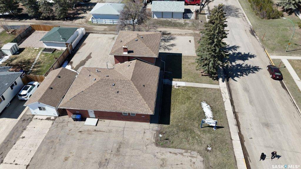 300/302 8th AVENUE W, Kindersley, SK S0L 1S0