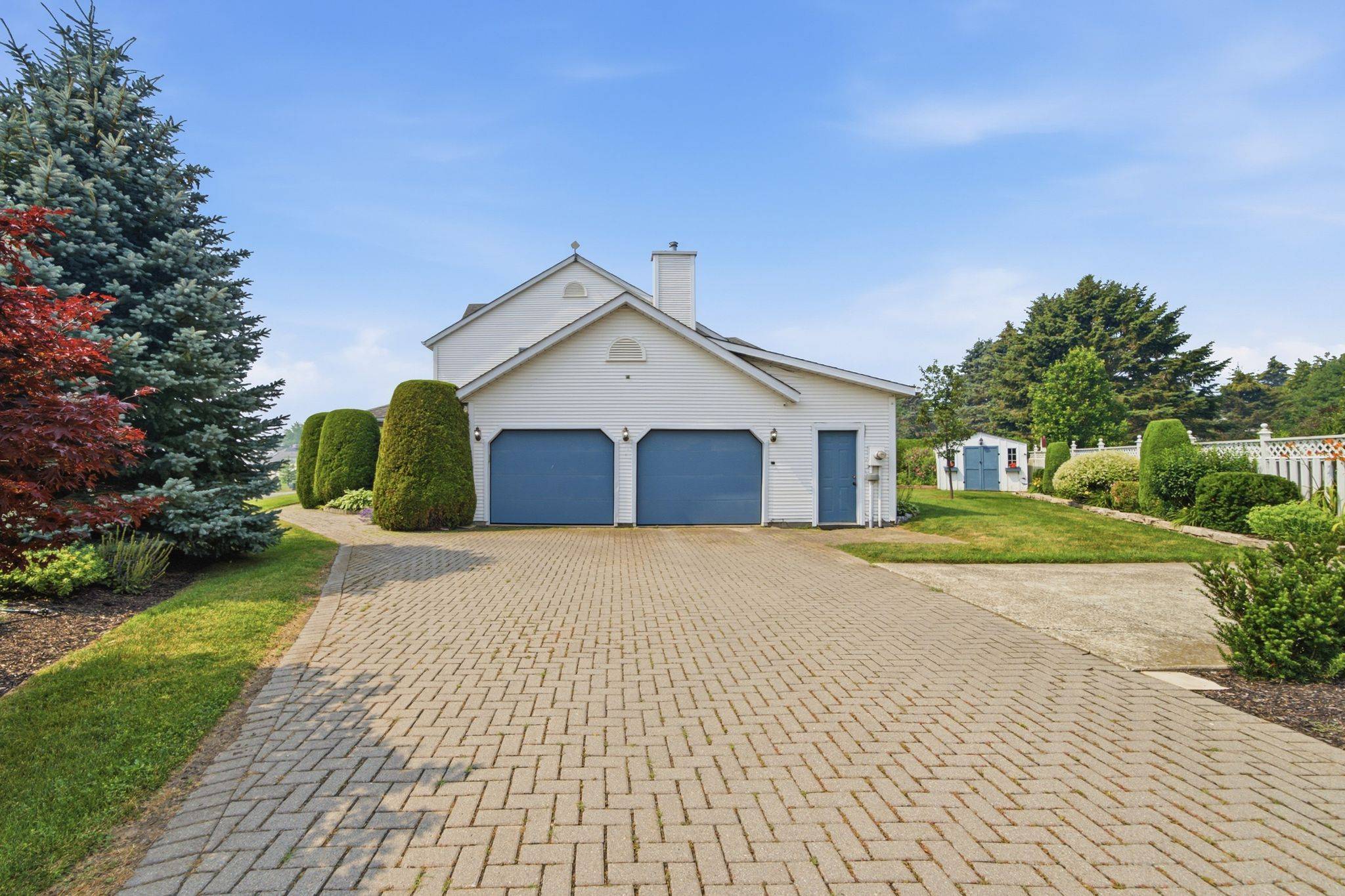 10 Skiff Cove RD, Prince Edward County, ON K0K 3L0