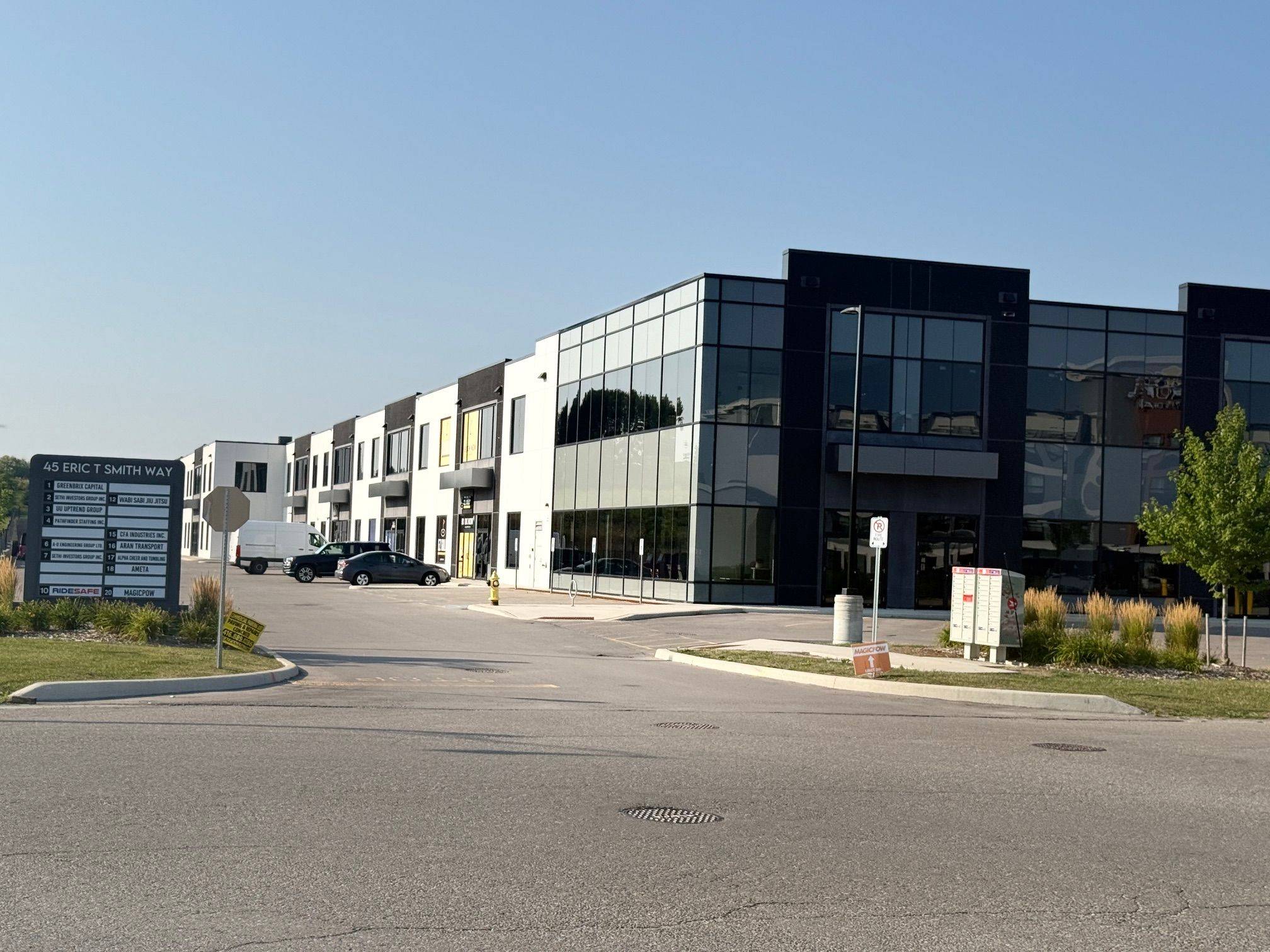 45 Eric T Smith WAY #10, Aurora, ON L4G 7C6
