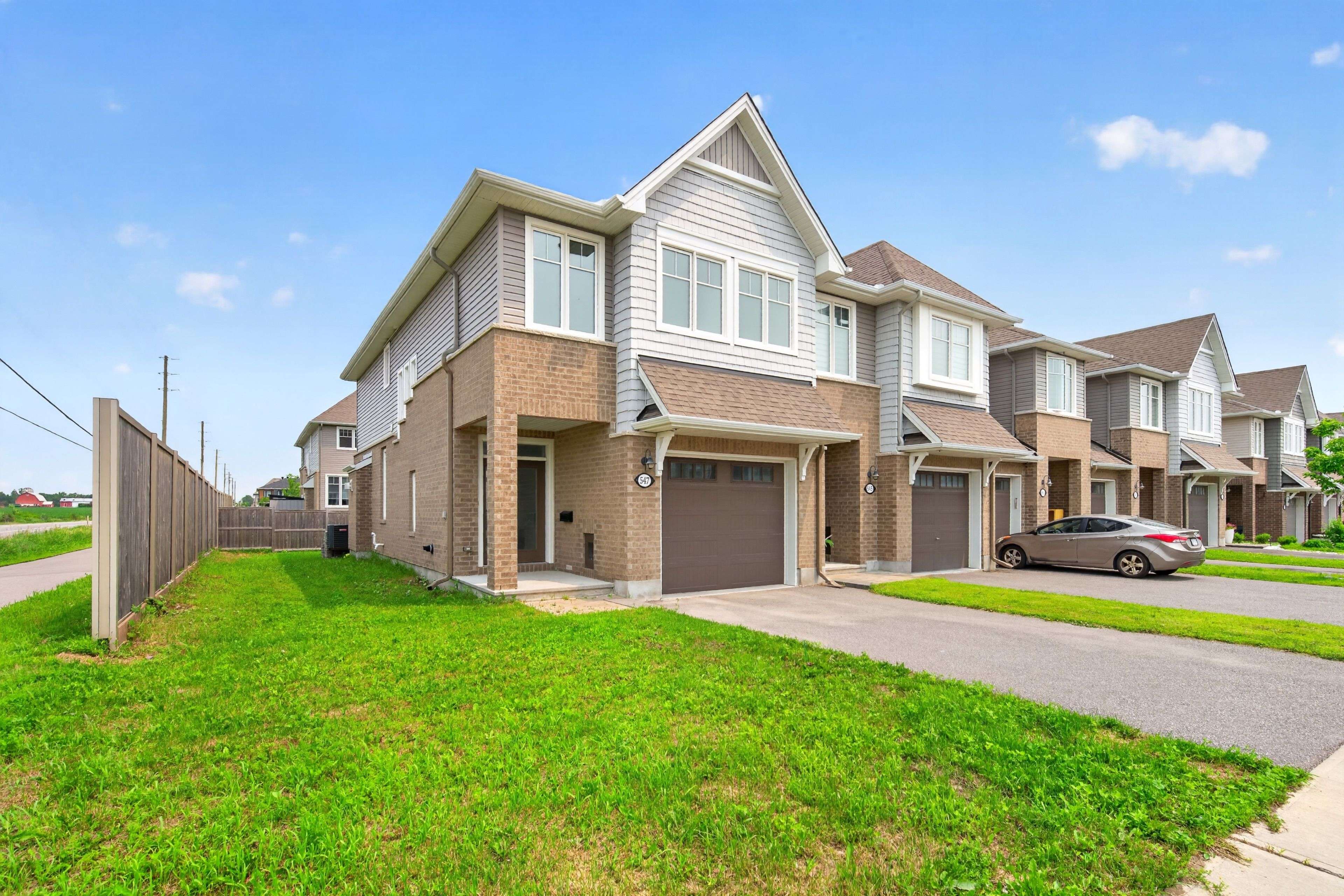547 Muskari ST, Blossom Park - Airport And Area, ON K1T 0S3
