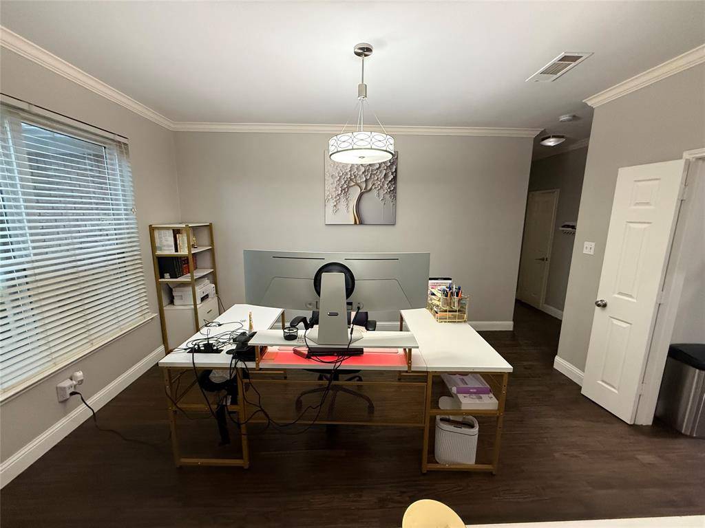 901 Tennison Drive, Euless, TX 76039