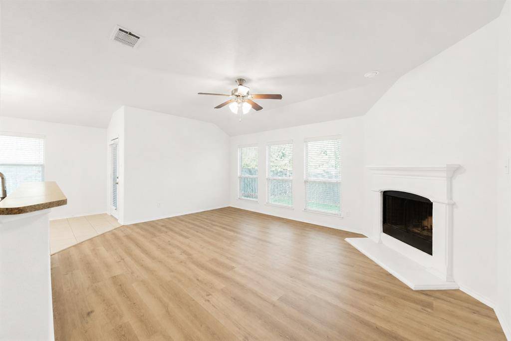1005 Meadow Green Court, Princeton, TX 75407