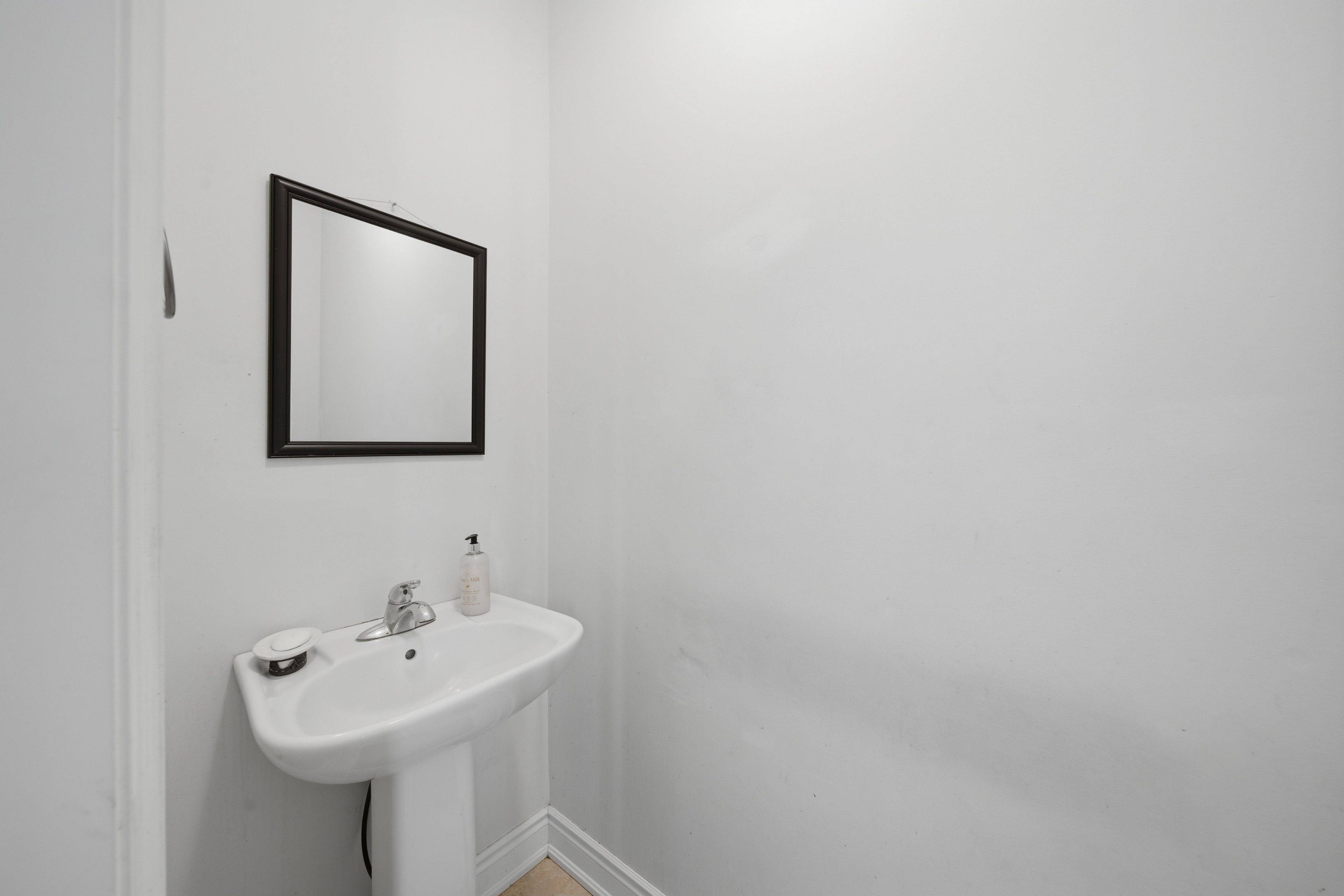 294 Miller Park AVE, Bradford West Gwillimbury, ON L3Z 0Y1