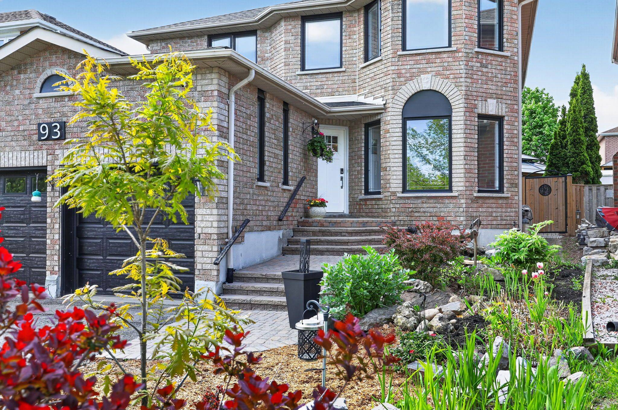 93 Taylor DR, Barrie, ON L4N 8K3
