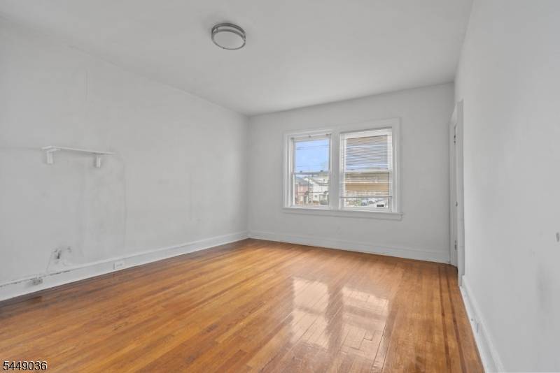 281 19Th Ave, 2nd flr, Paterson City, NJ 07504