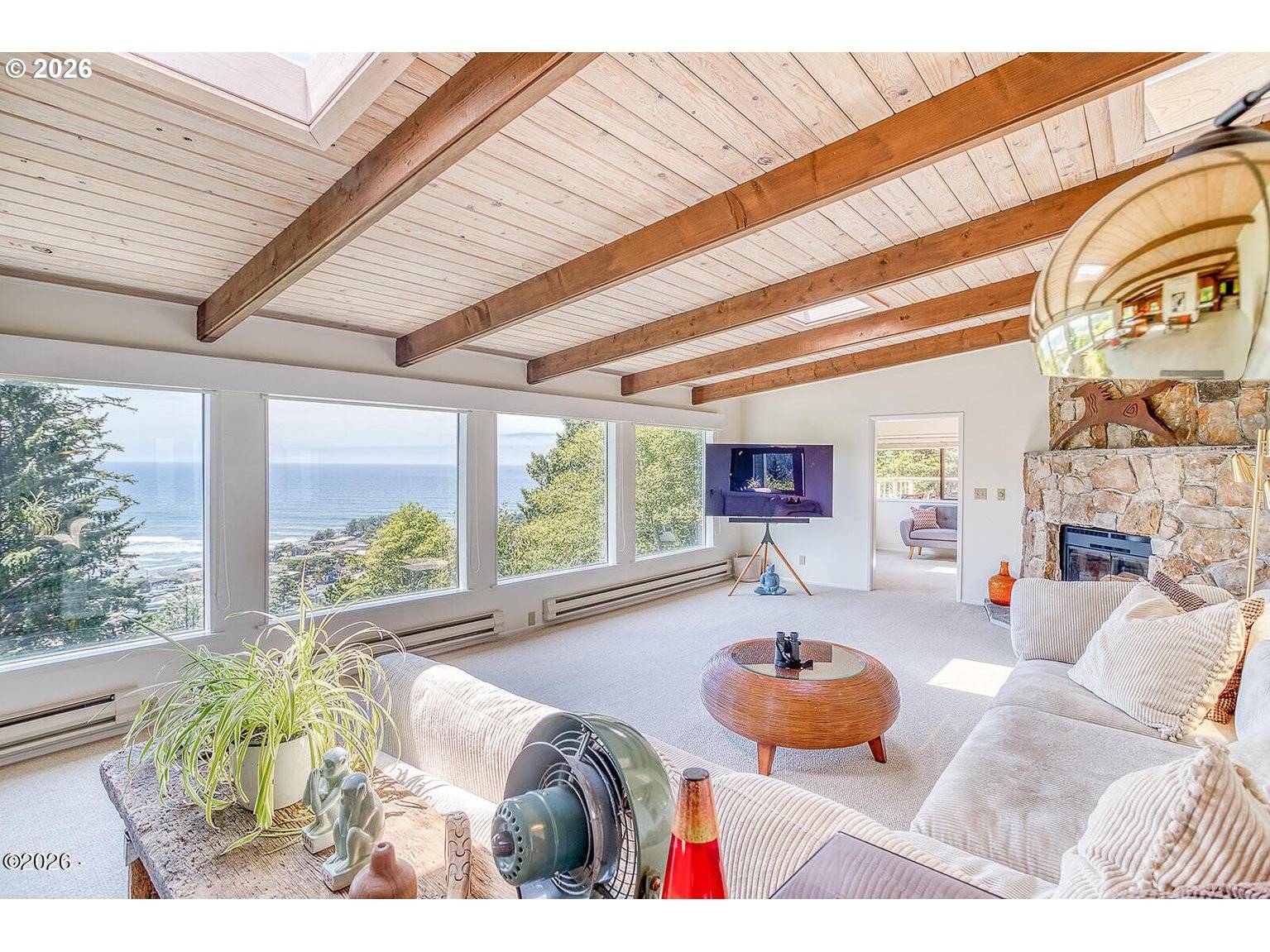 355 HORIZON HILL RD, Yachats, OR 97498