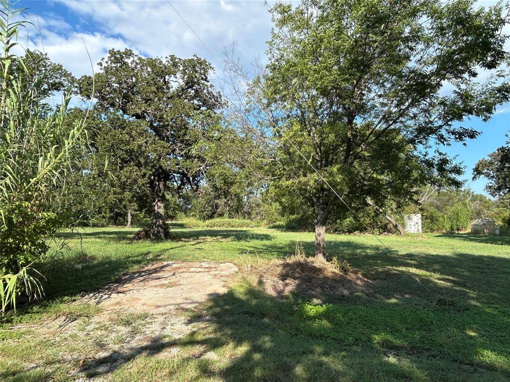 100 N Agnew Street, Boyd, TX 76023