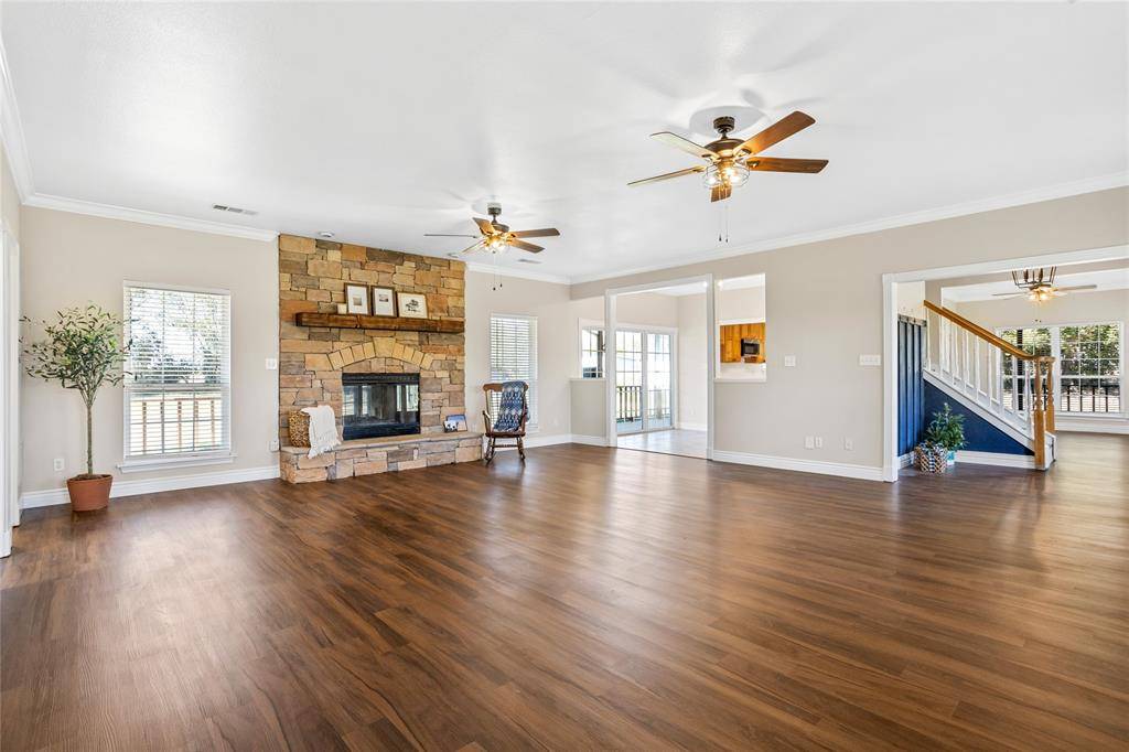 2473 Vz County Road 2621, Wills Point, TX 75169