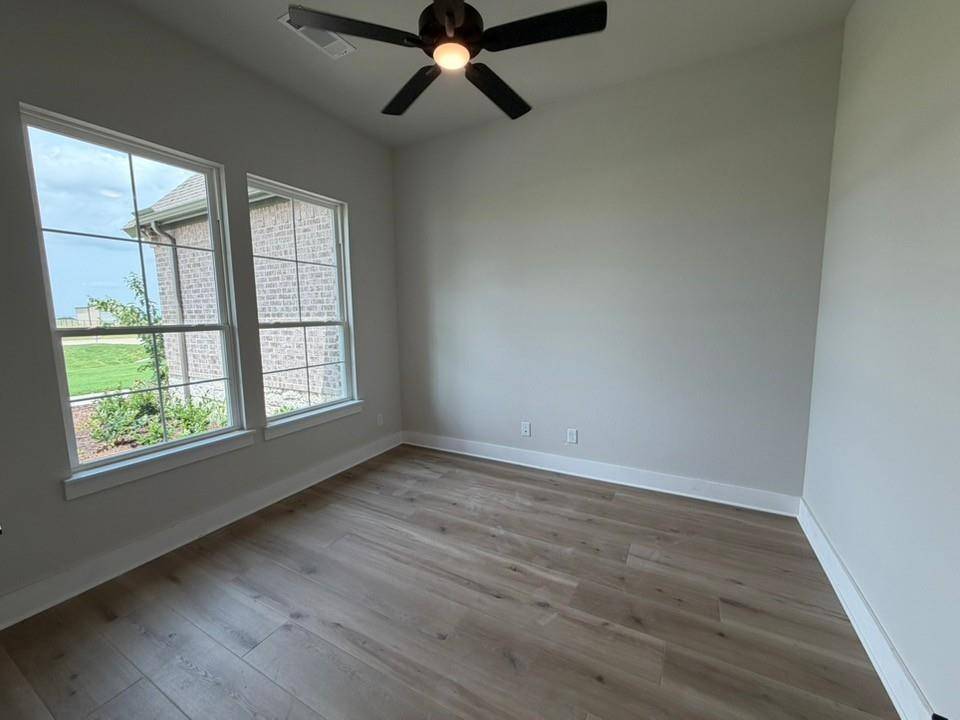 12421 Hornfels Drive, Krum, TX 76249