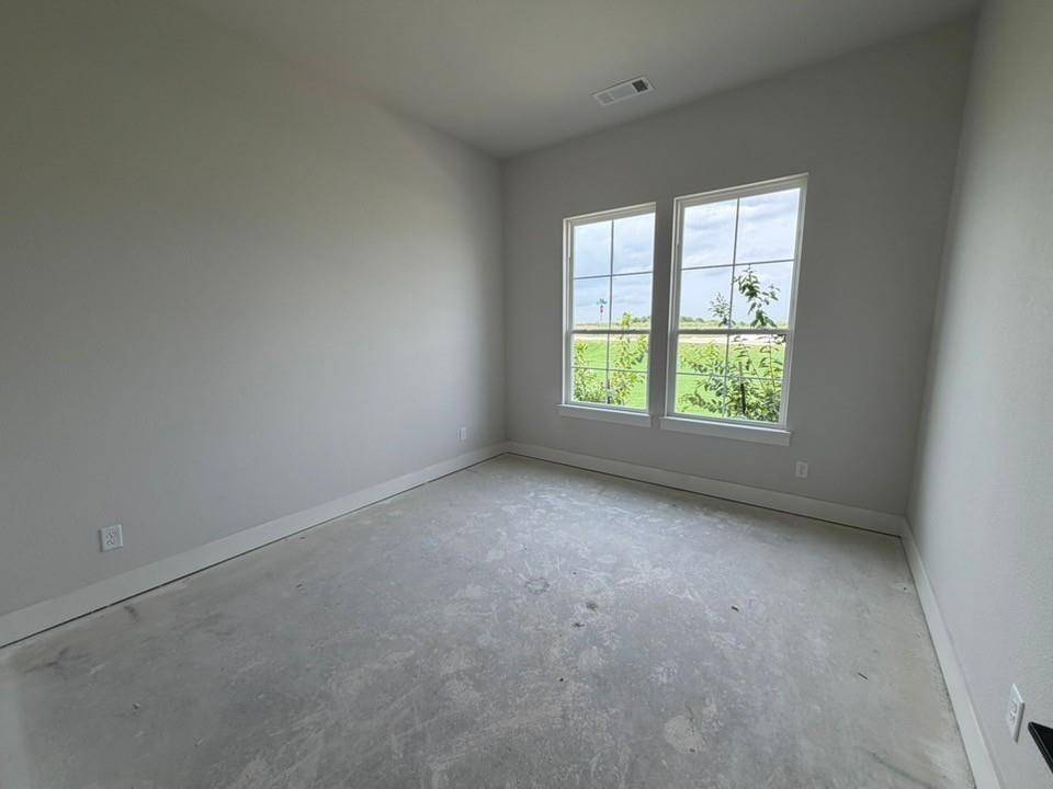 12421 Hornfels Drive, Krum, TX 76249