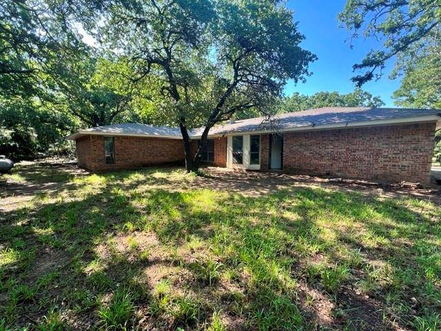 1304 W Wise Street, Bowie, TX 76230