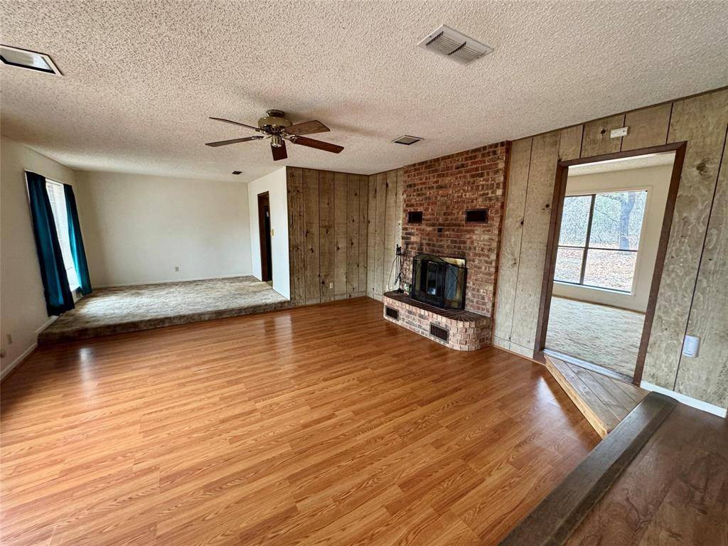 1304 W Wise Street, Bowie, TX 76230