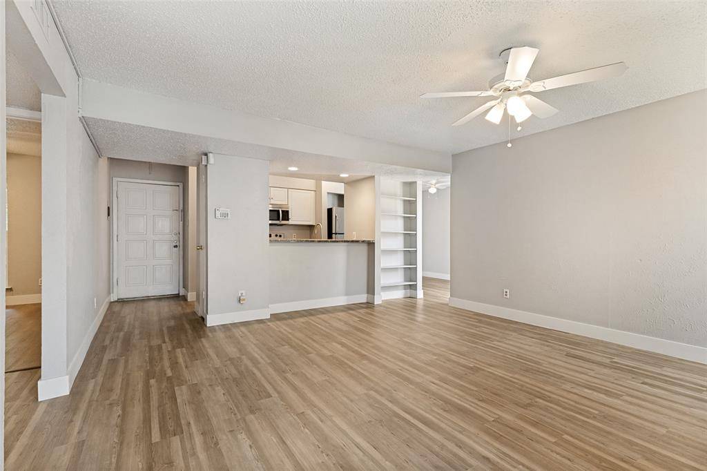 5522 Boca Raton Boulevard #404, Fort Worth, TX 76112