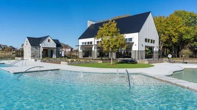 1493 Senkel Drive, Van Alstyne, TX 75495