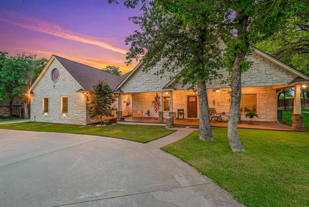 1085 Walking Horse Drive, Stephenville, TX 76401