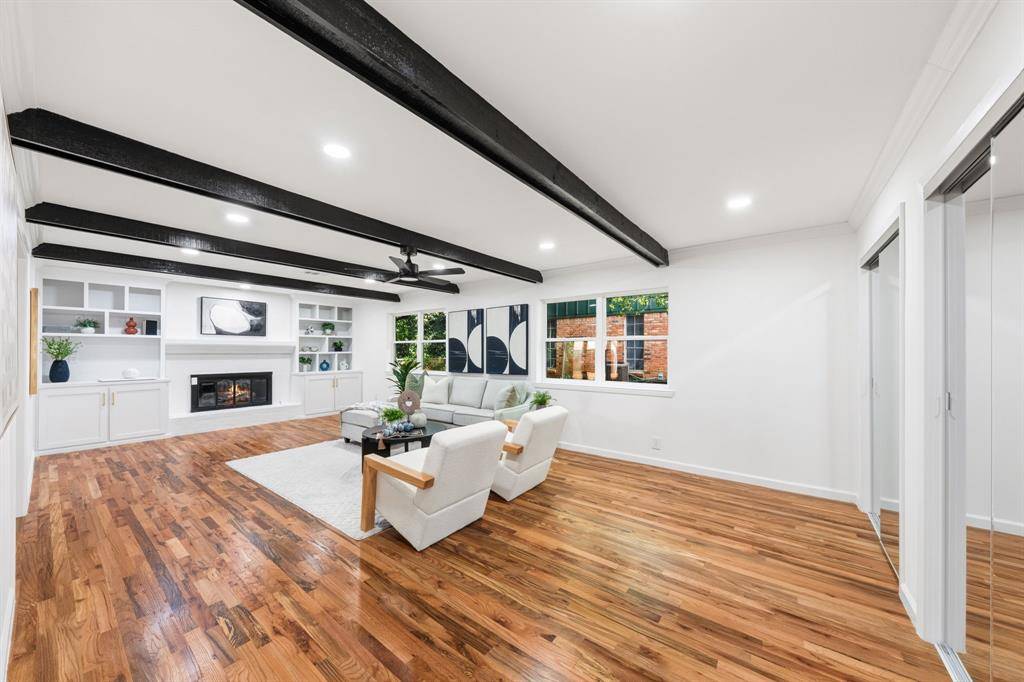 3905 Shady Valley Drive, Arlington, TX 76013