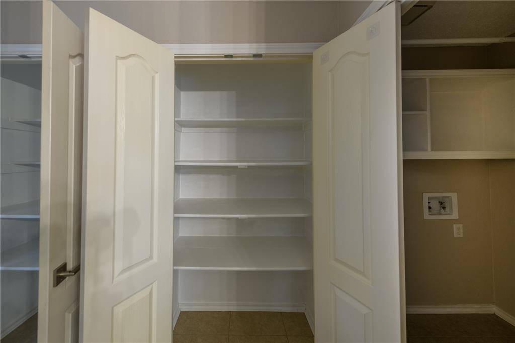1812 Canoe Way, Carrollton, TX 75010