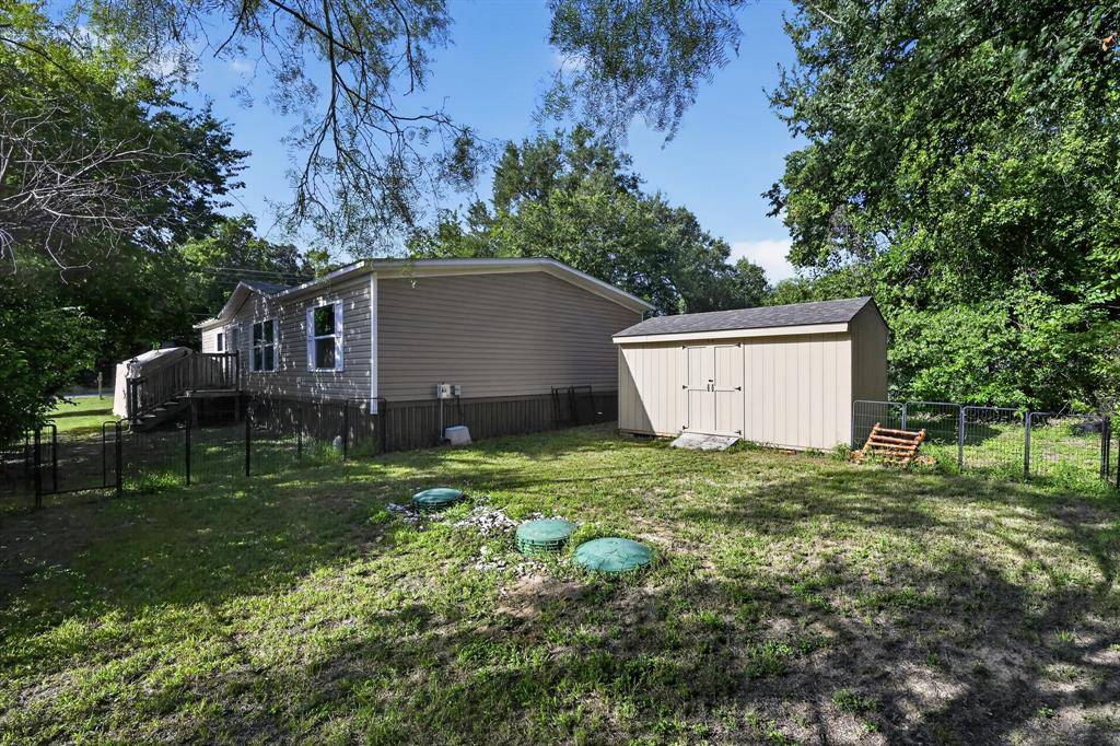 904 Pawnee Trail, Granbury, TX 76048