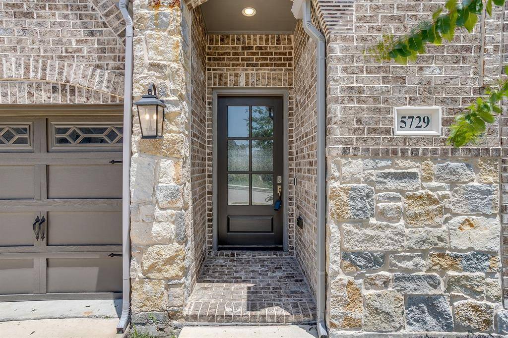 5729 Lake Jackson Drive, Fort Worth, TX 76126