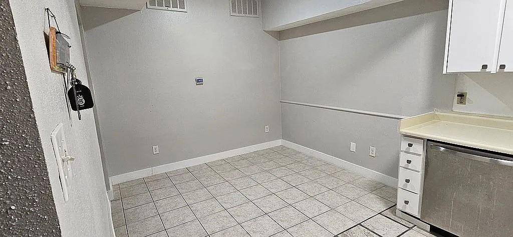 2100 Tanglewilde #167, Houston, TX 77063
