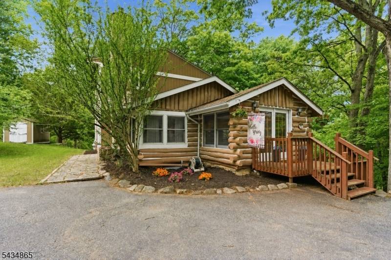 158 Glenside Trl, Byram Twp., NJ 07871