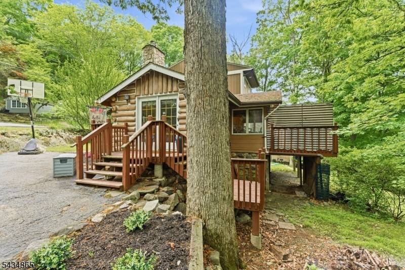 158 Glenside Trl, Byram Twp., NJ 07871