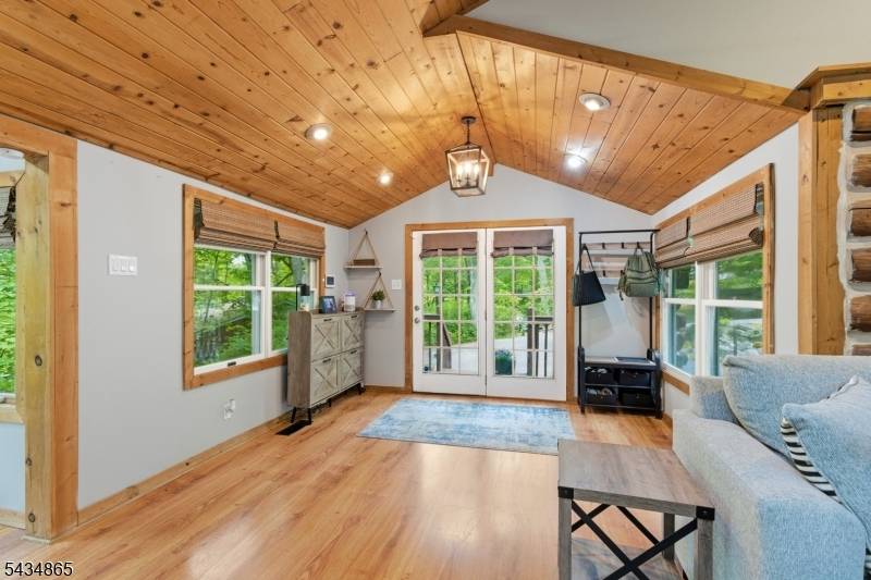 158 Glenside Trl, Byram Twp., NJ 07871