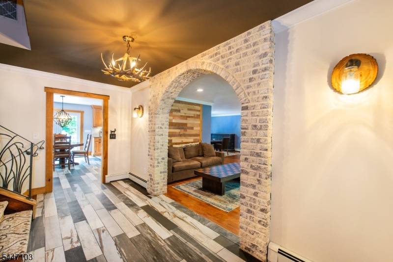 16 Tumbling Brook Rd, Montville Twp., NJ 07082