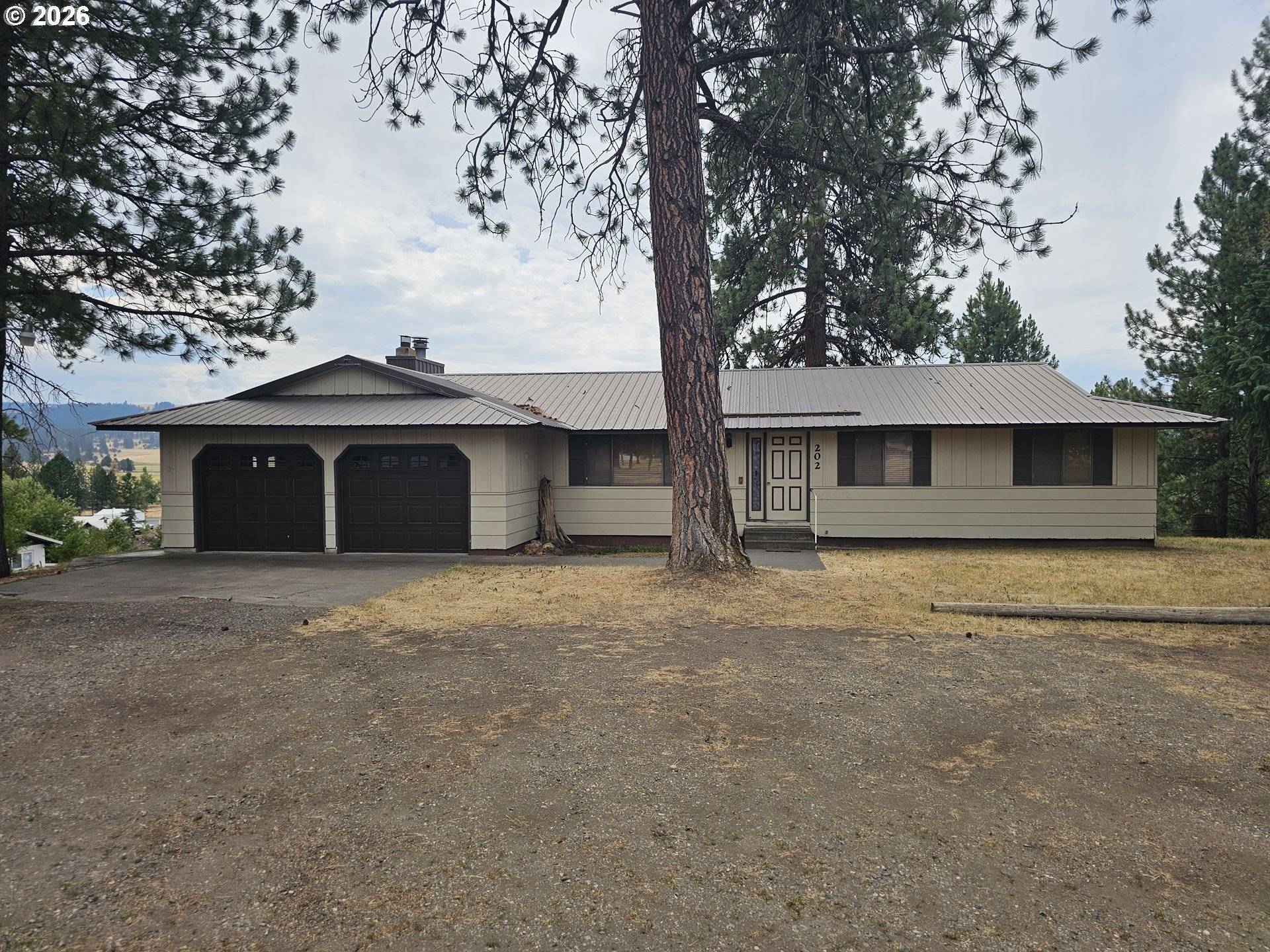 202 E DESPAIN ST, Ukiah, OR 97880