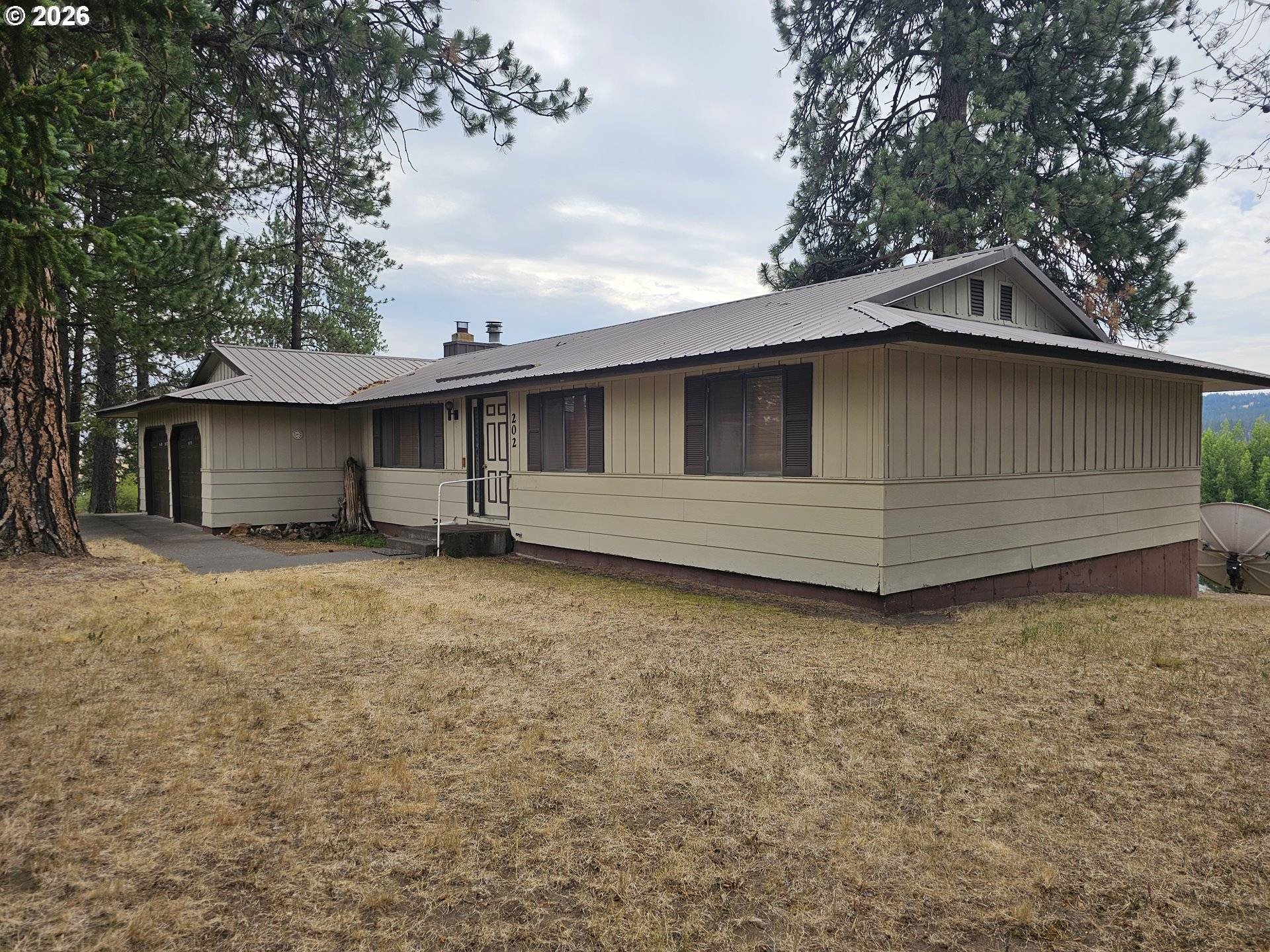 202 E DESPAIN ST, Ukiah, OR 97880