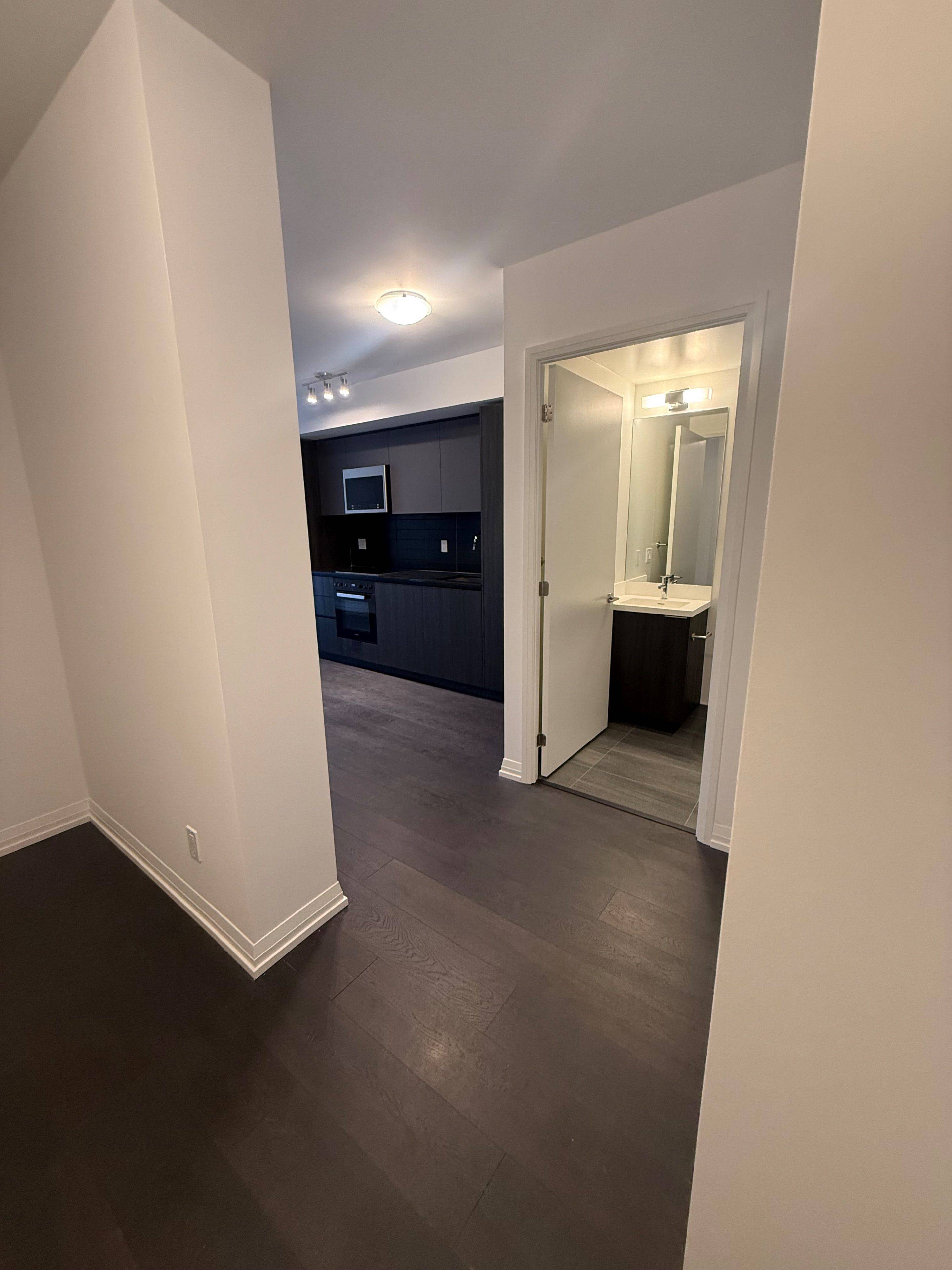 400 King ST #1106, Toronto C01, ON M5V 0X8