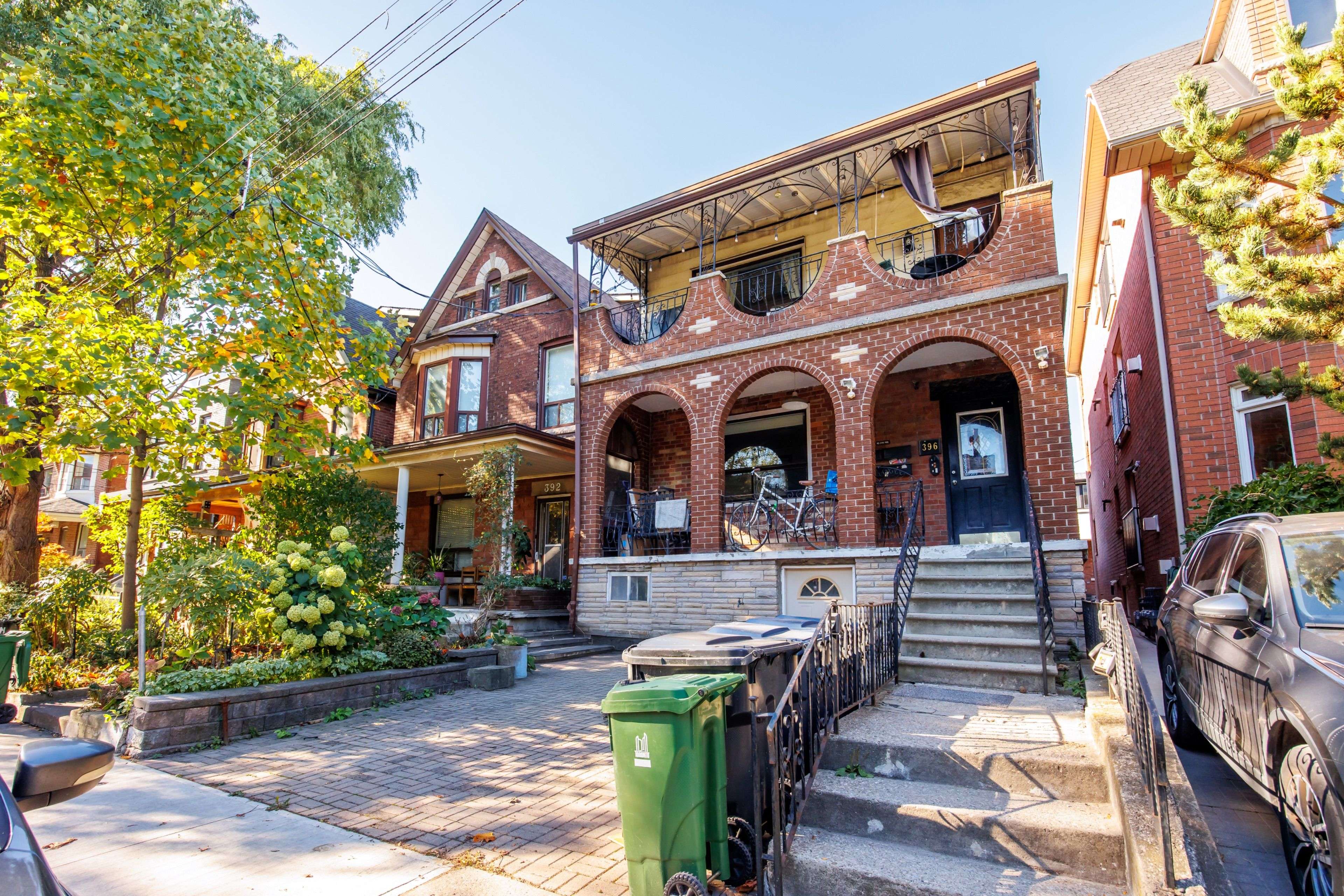 396 Roxton RD, Toronto C01, ON M6G 3R2