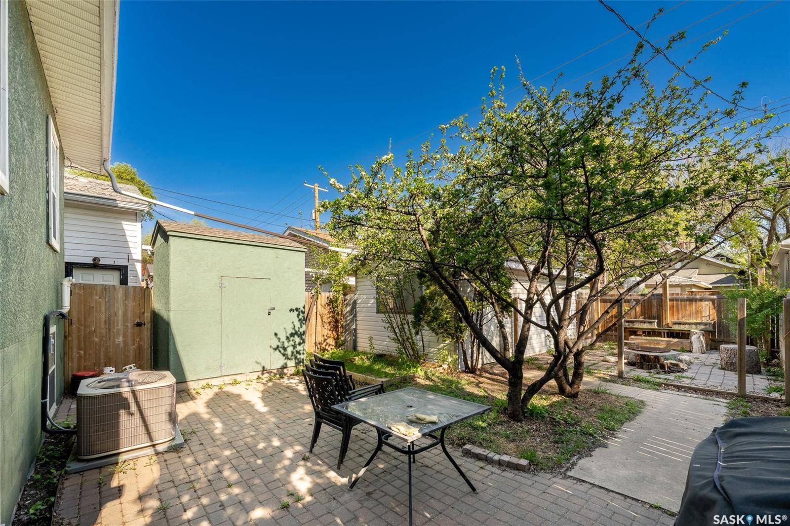 204 25th STREET W, Saskatoon, SK S7L 0C4
