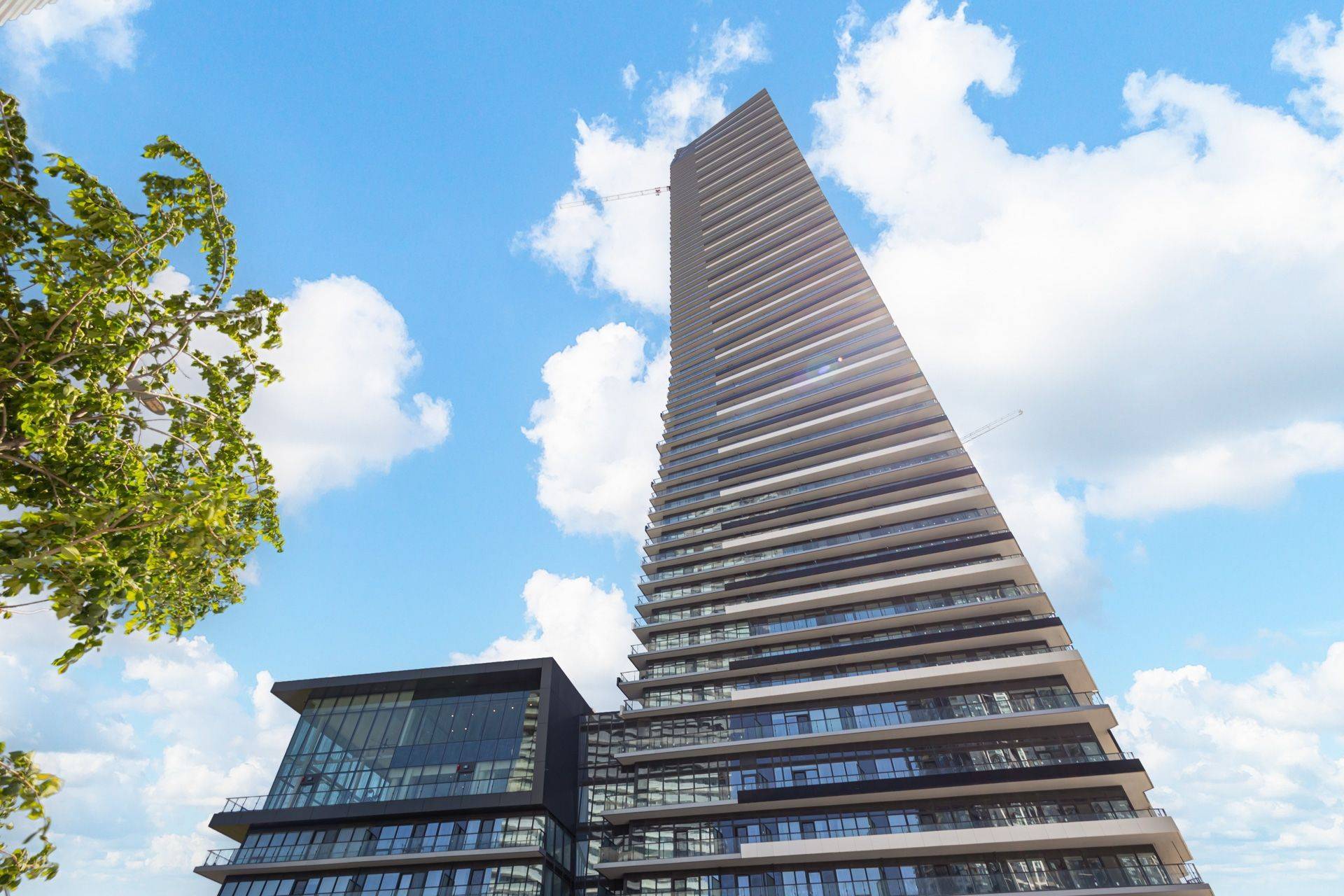 448 Burnhamthorpe RD W #4601, Mississauga, ON L5B 0R4