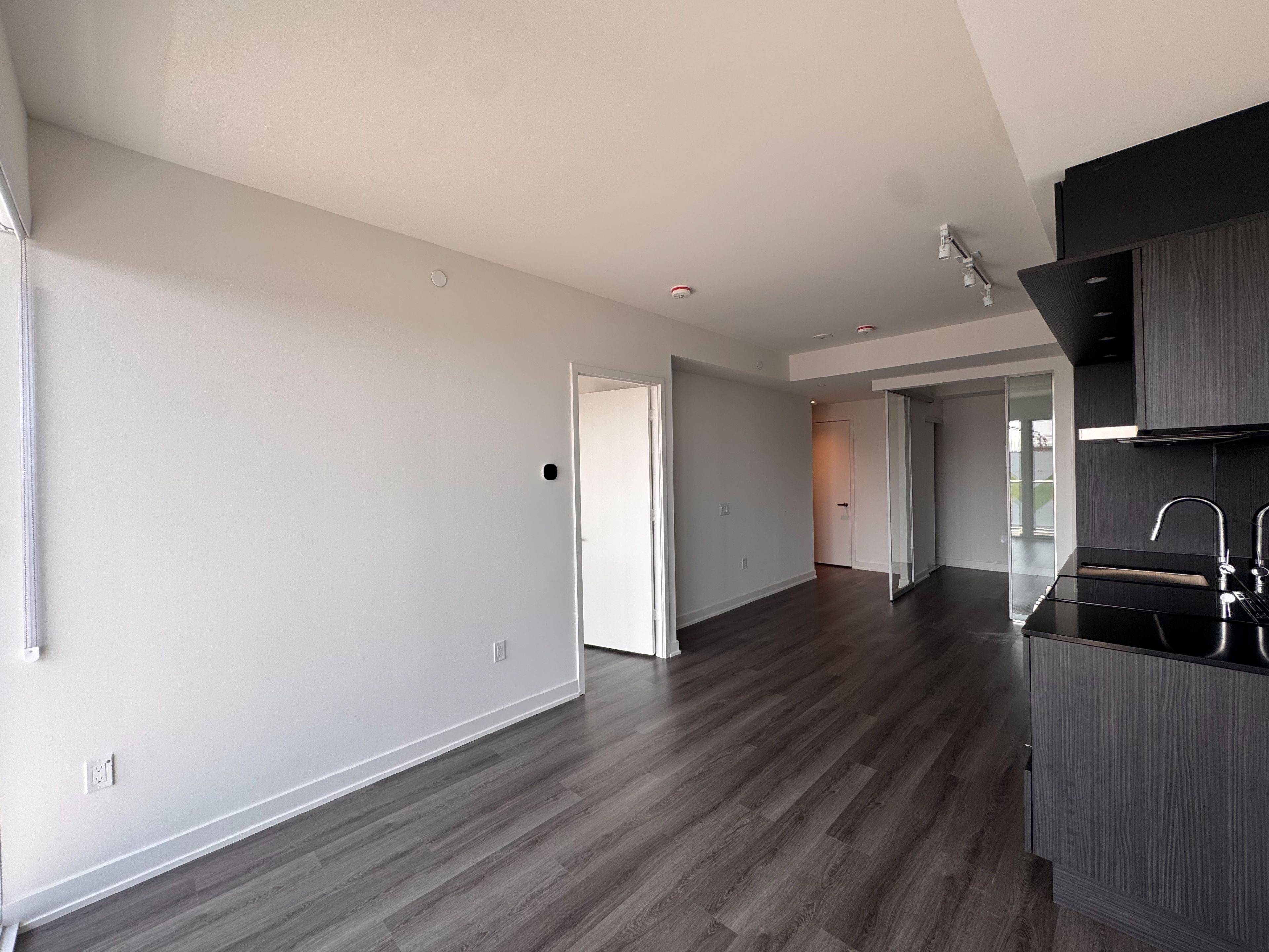 448 Burnhamthorpe RD W #4601, Mississauga, ON L5B 0R4