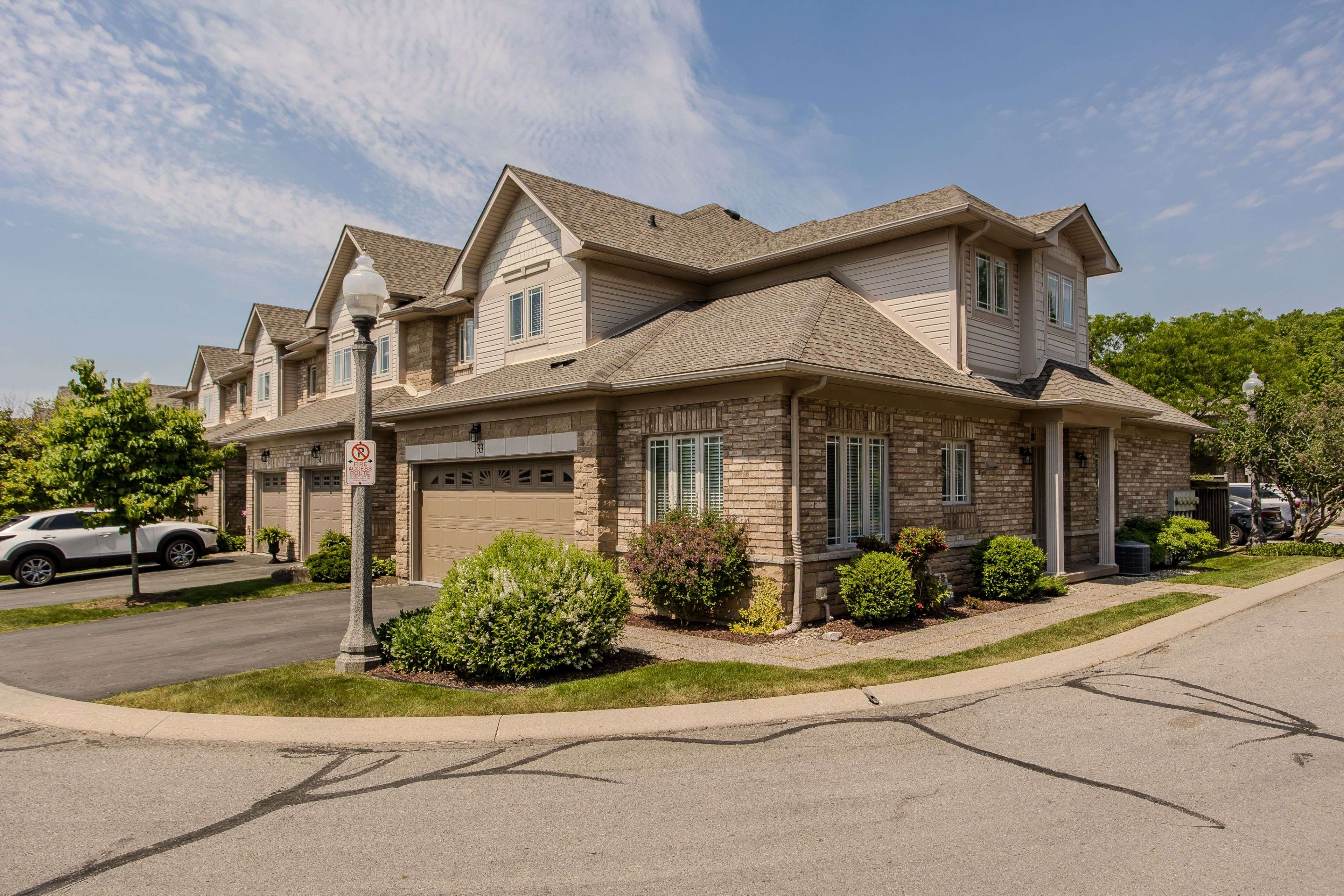 2169 Orchard RD #33, Burlington, ON L7L 7J1