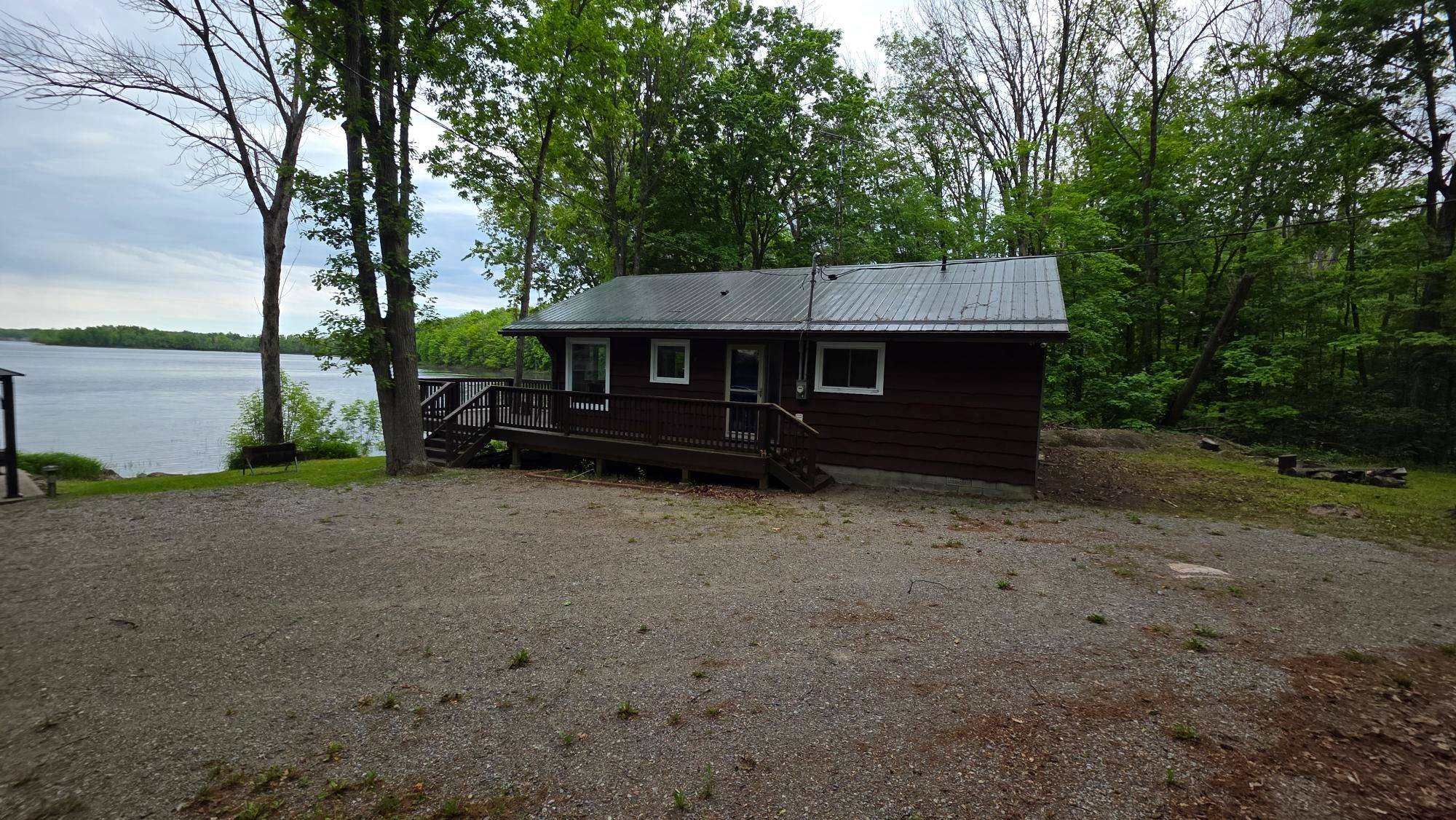 214 Lakeview LN, Tweed, ON K0K 3J0