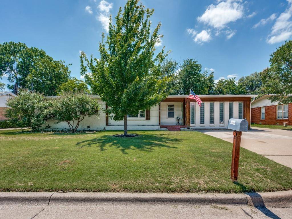 1218 Warden Street, Benbrook, TX 76126