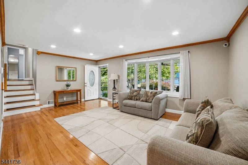 1 Emerson Dr, Livingston Twp., NJ 07039