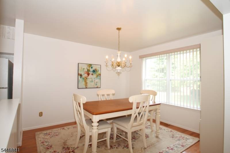 27 Gracie Rd, East Hanover Twp., NJ 07936