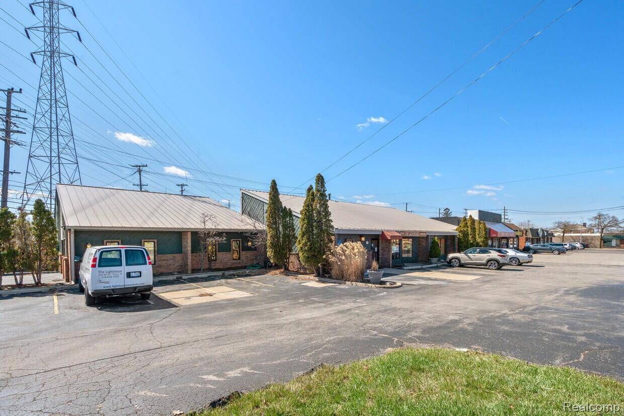 1595 West RD, Trenton, MI 48183