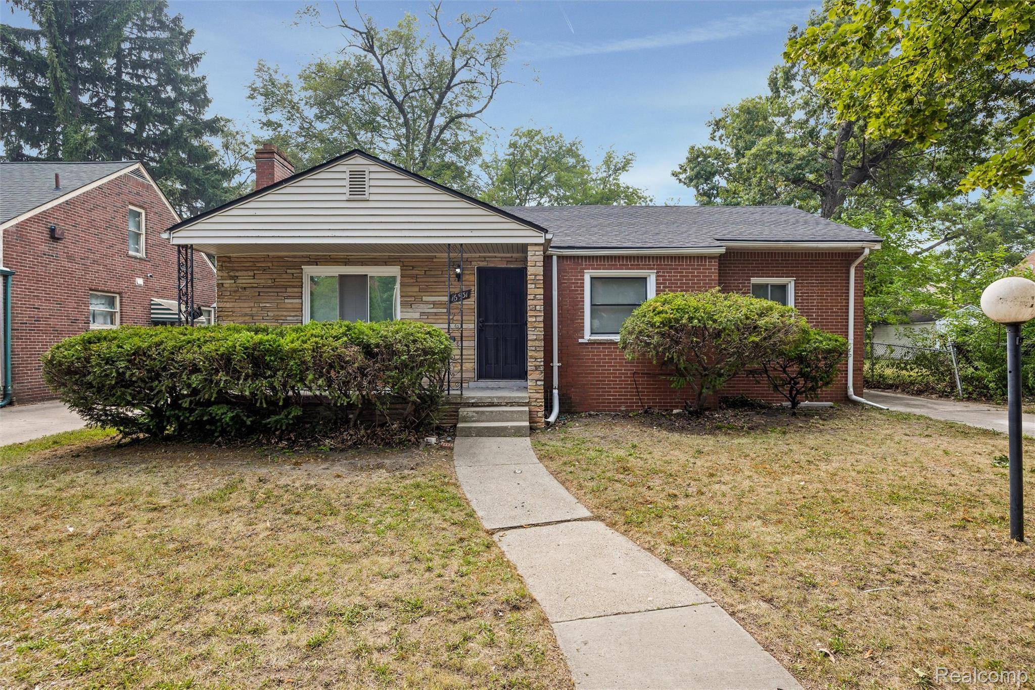 16531 Greenlawn ST, Detroit, MI 48221