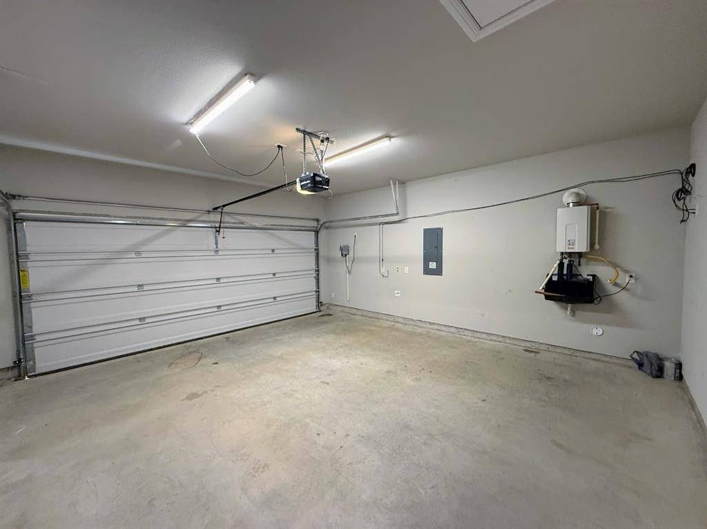 10921 Rockchapel Drive, Fort Worth, TX 76052