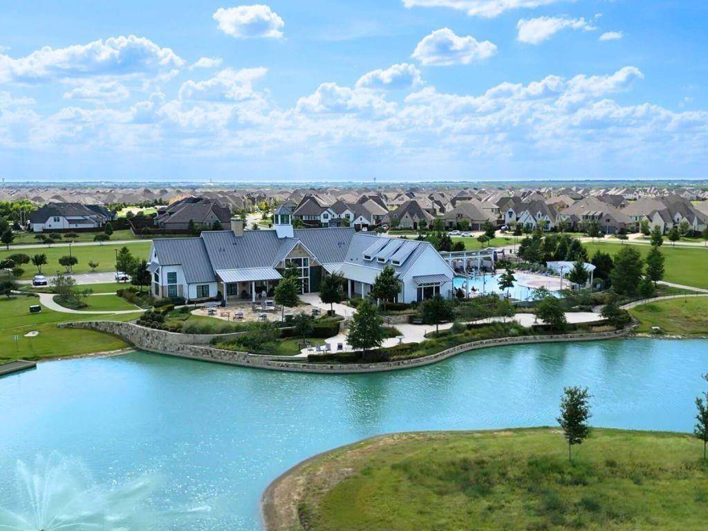 1904 Dappled Grey Avenue, Aubrey, TX 76227
