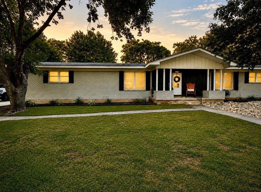 617 Cardinal Drive, Woodway, TX 76712