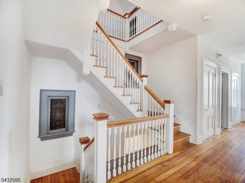 444 N Broad St, Elizabeth City, NJ 07208
