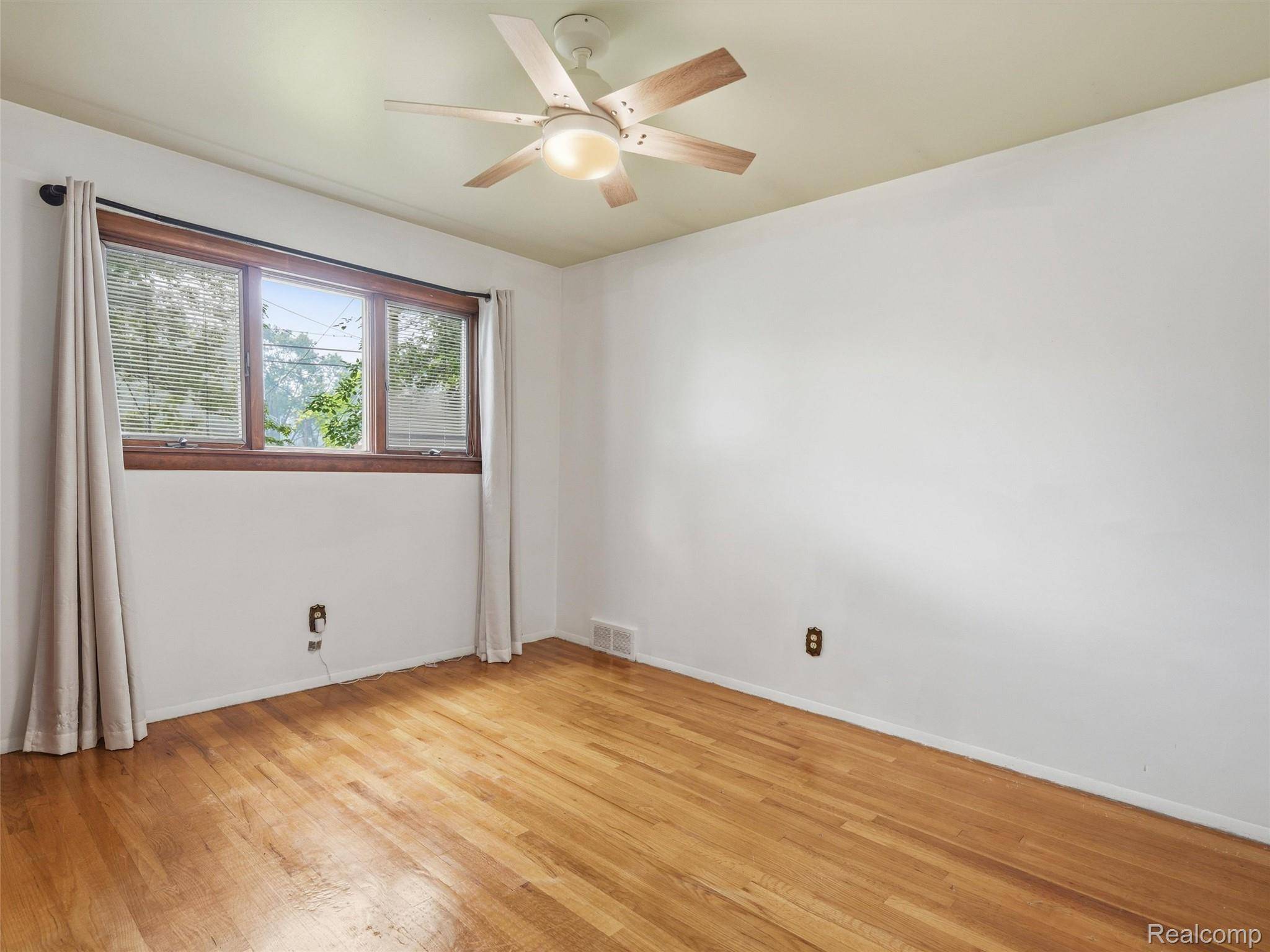 34167 Beechnut ST, Westland, MI 48186