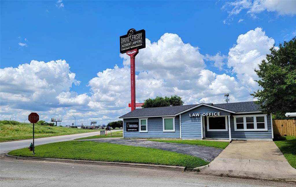 1913 Hemlock Drive, Haltom City, TX 76117